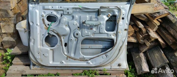 Дверь toyota ipsum