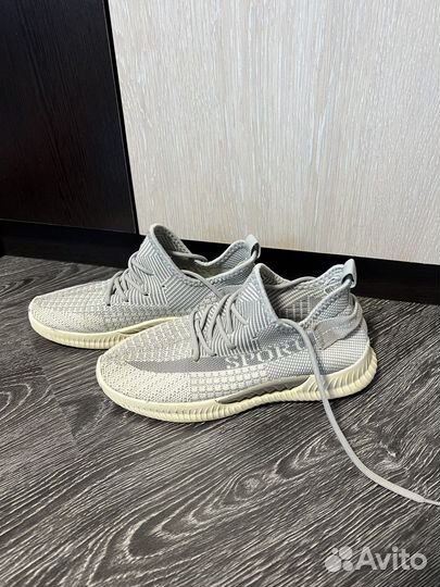 Слипоны, кроссовки женские