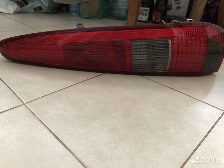 Новый фонарь правый задний на Ford Fusion дорест-г