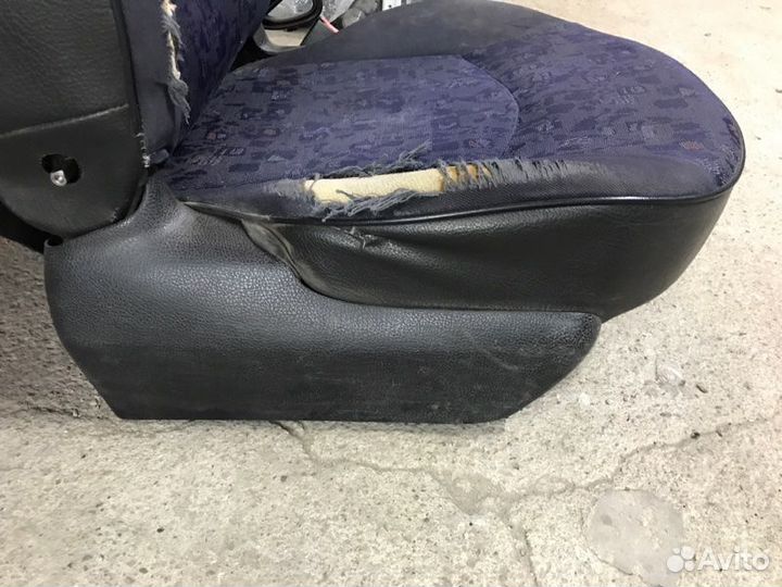Сиденье переднее правое Peugeot 206 хетчбек 1.9D