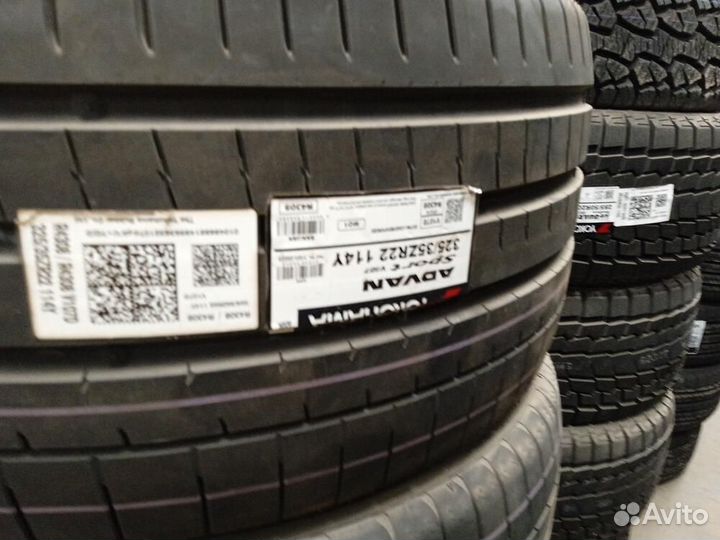 Yokohama Advan Sport V107 285/40 R22 и 325/35 R22
