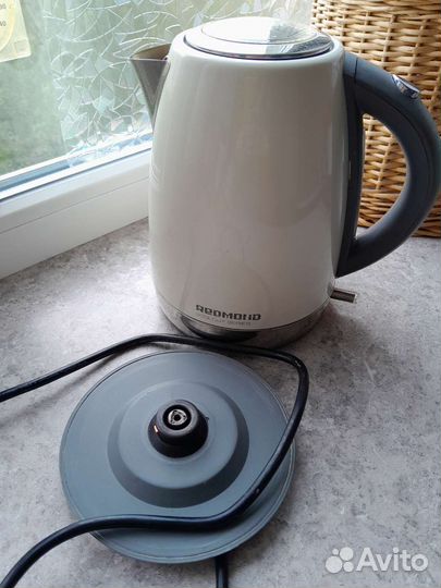 Чайник электрический б/у рабочий
