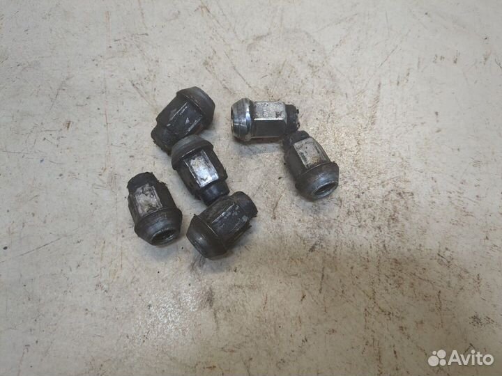 Гайка колесная Saab 9-7X, 2009