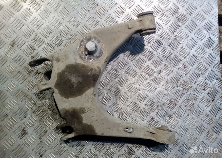 Рычаг задний нижний левый на Ауди А8