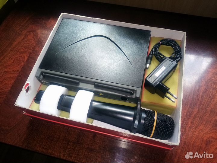 Микрофонная радиосистема JTS