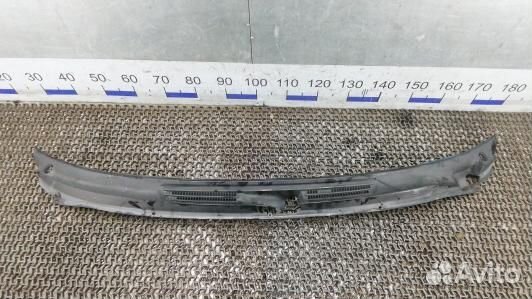 Накладка декоративная (жабо, дождевик) volvo V40 V