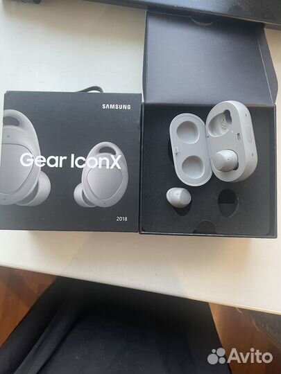 Беспроводные наушники samsung gear iconx