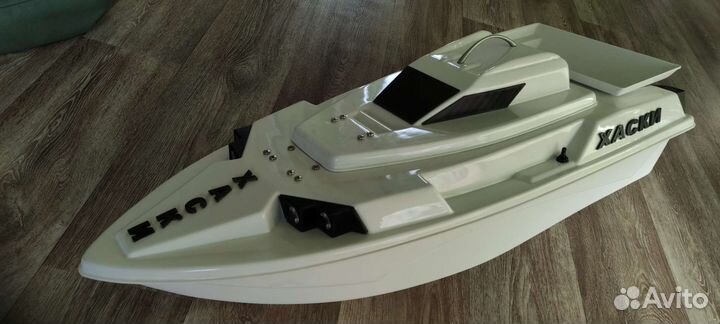 Прикормочный кораблик 