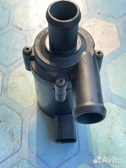 Насос водяной дополнительный 1K0965561L