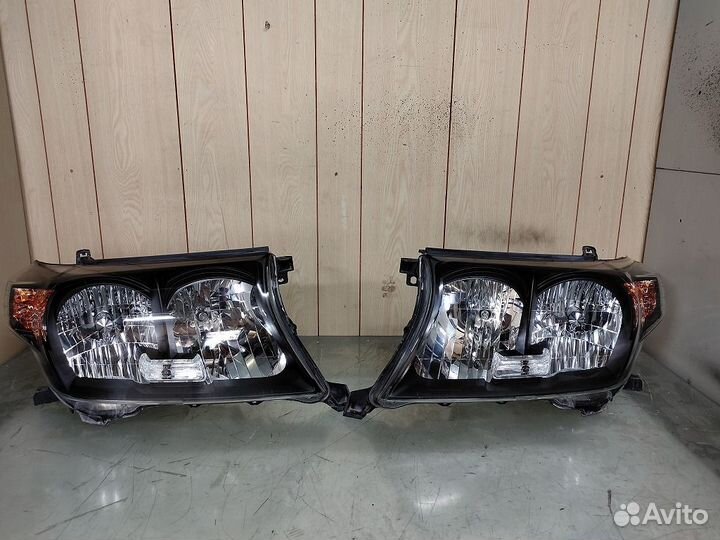 Фара левая, правая ориг на Toyota Land Cruiser 200