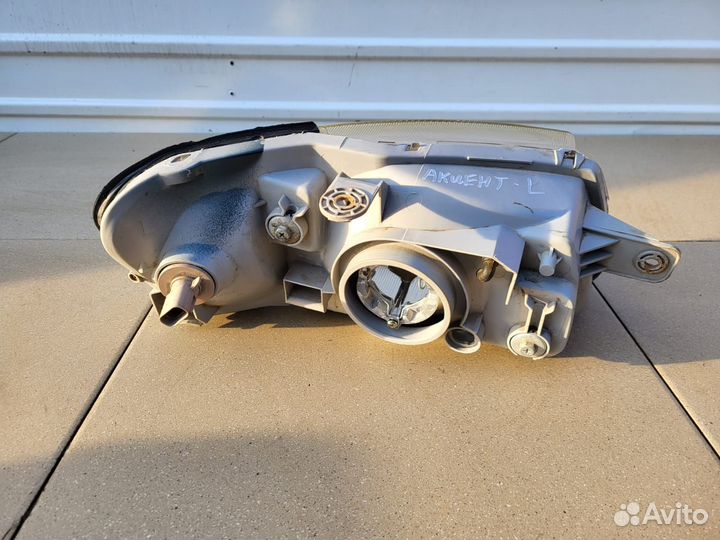 Фара передняя левая Hyundai Accent