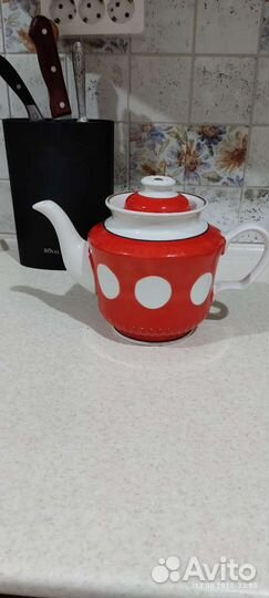 Чайники и блюда