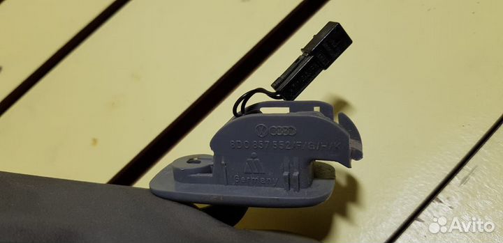 Козырёк солнцезащитный правый Audi A3(8L1)