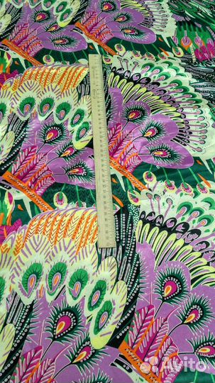 Ткань атлас 2м с павлинами