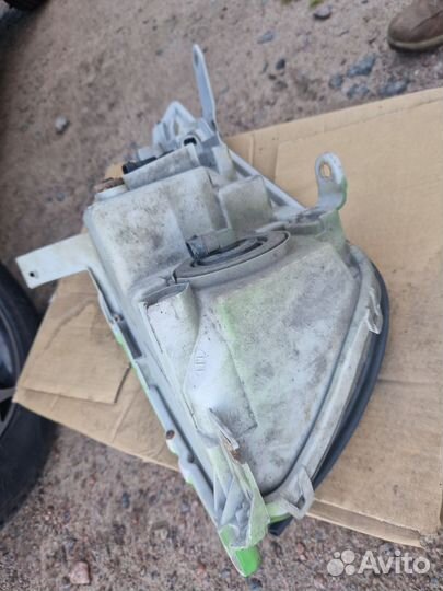 Фара Toyota 4runner