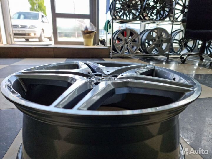 Диски R20 на Мерседес S-klass одноширокие