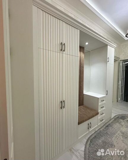 Шкаф распашной с фрезеровкой