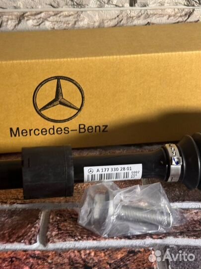 Привод передний Mercedes A1773302801