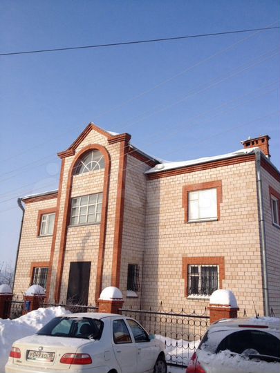 Коттедж 490 м² на участке 12 сот.