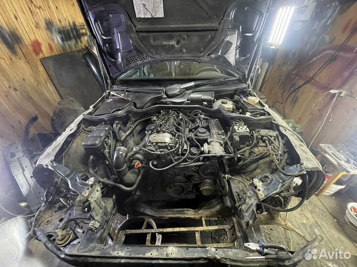 Подкапотка Mercedes w210