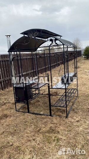 Мангал с крышей