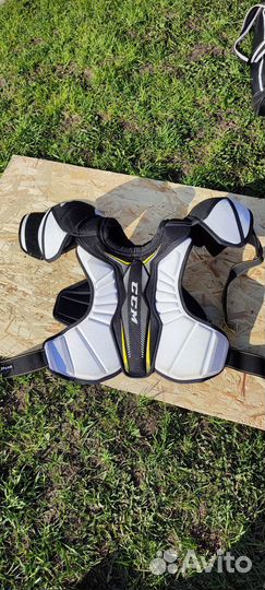 Нагрудник хоккейный CCM 9060 SR