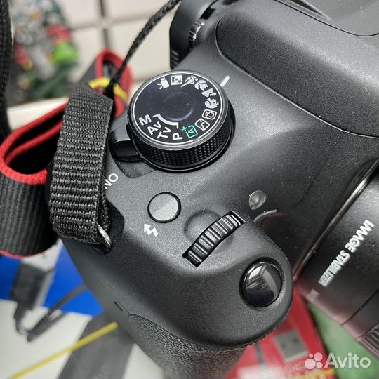 Зеркальный Фотоаппарат canon EOS1200D