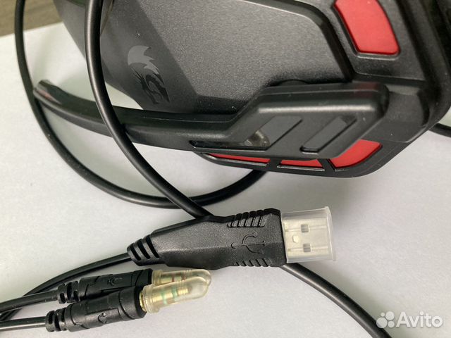 Наушники с гарнитурой