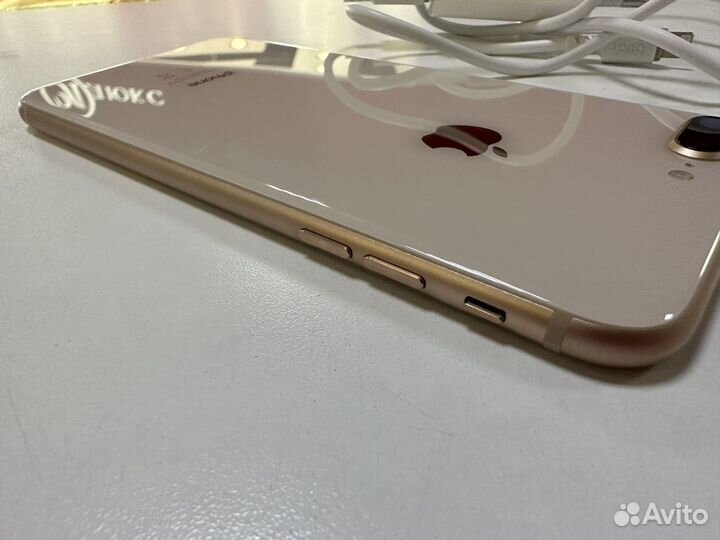 iPhone 8 Plus, 64 ГБ