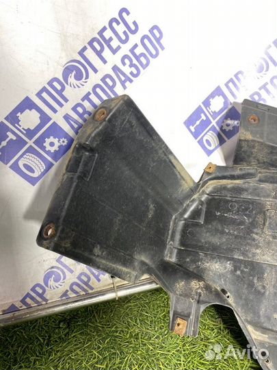 Защита топливного бака левая Bmw X5 кроссовер 3.0