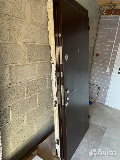 Дверь входная металлическая