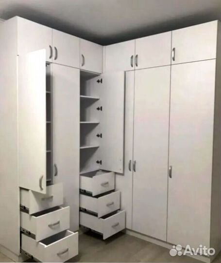 Шкаф угловой