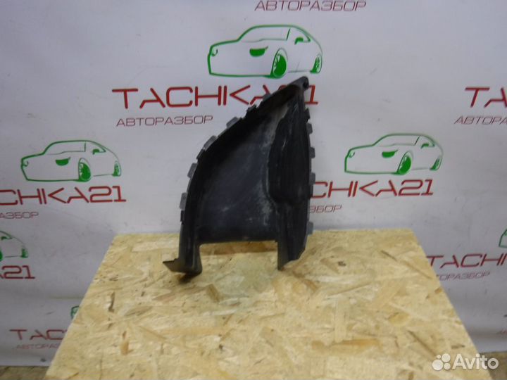 Воздуховод радиатора правый Renault Logan (05-14)