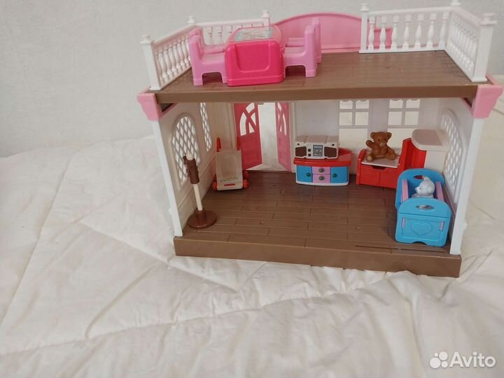 Домик кукольный