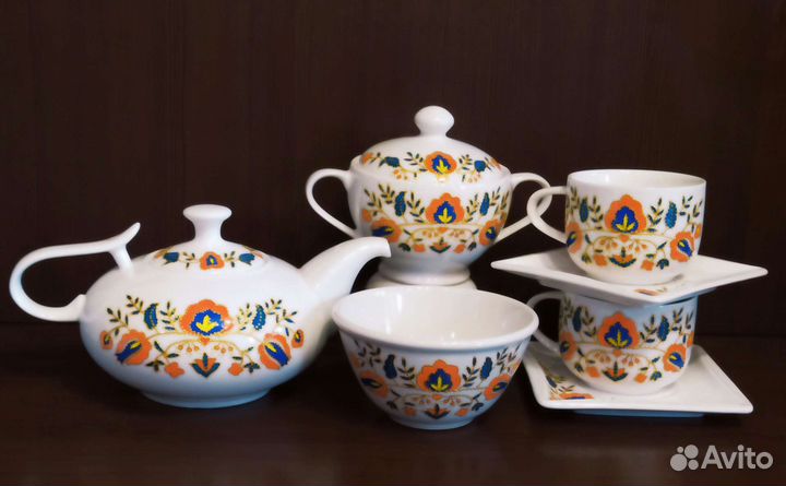 Чайный сервиз с ручной росписью