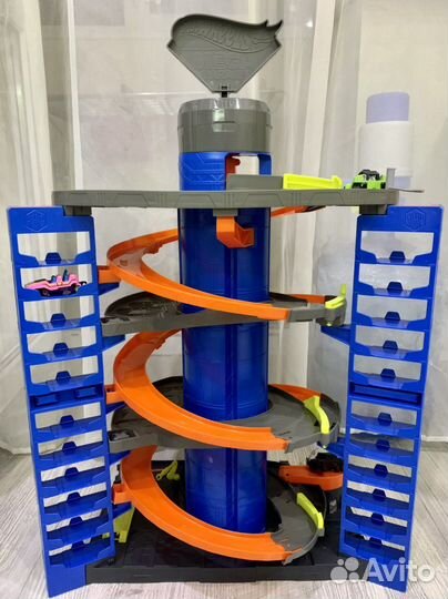 Парковка (гараж) для машинок hot wheels