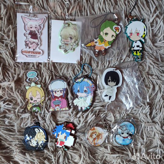 Аниме мерч лицензия брелоки значки стенды и др