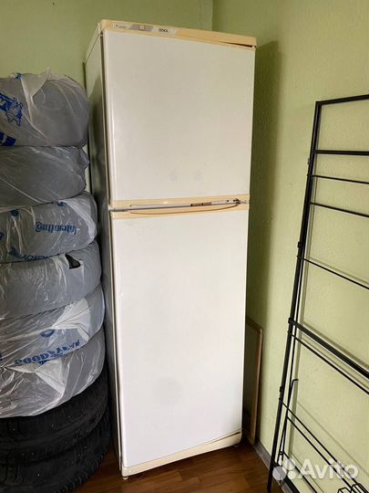 Большой холодильник Stinol 110ER