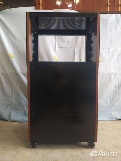 Стойка для аппаратуры 