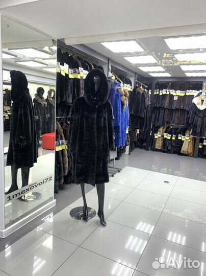 Шуба норковая б/у Black Nafa 54р с капюшоном