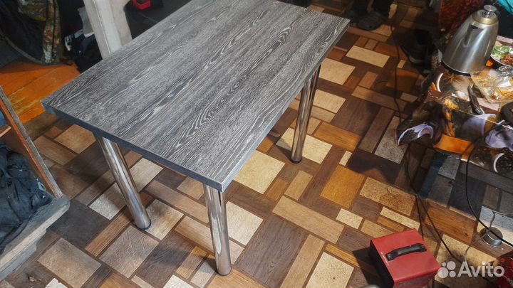 Кухонный стол