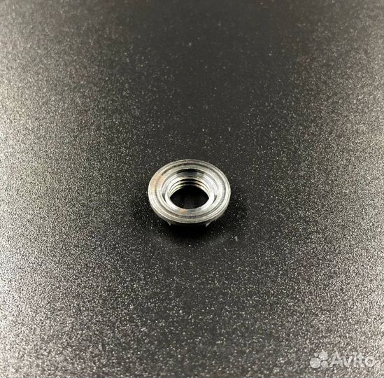 Гайка крепления пиньона Yamaha 20-30 Old (Omax)