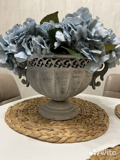 Интерьерная композиция ваза с цветами