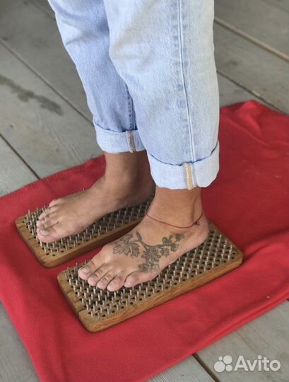 Доска с гвоздями для ног и спины очищение