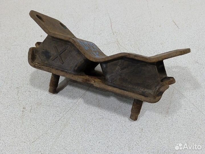 Опора двигателя Лексус LX 1