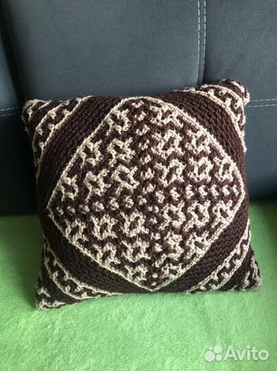 Вязаный чехол на декоративную подушку