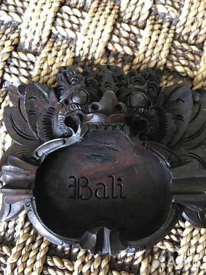 Пепельница резная эбеновая