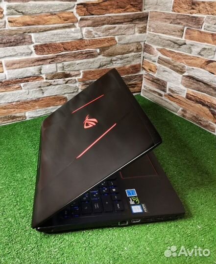 Игровой ноутбук Asus ROG i7 7го/GTX 1050 4Гб