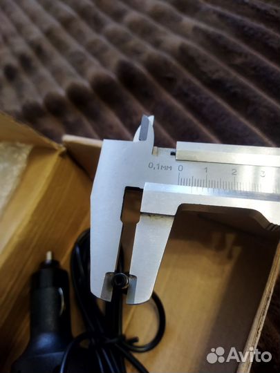 Автомобильное зарядное устройство