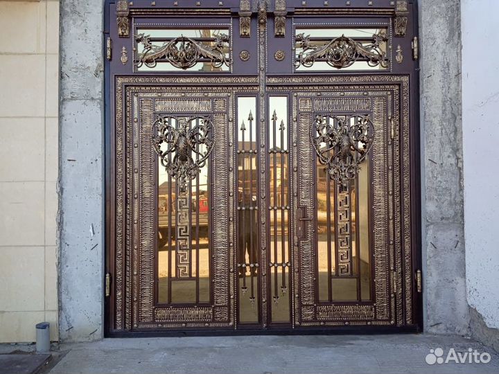 Кованные красивые ворота